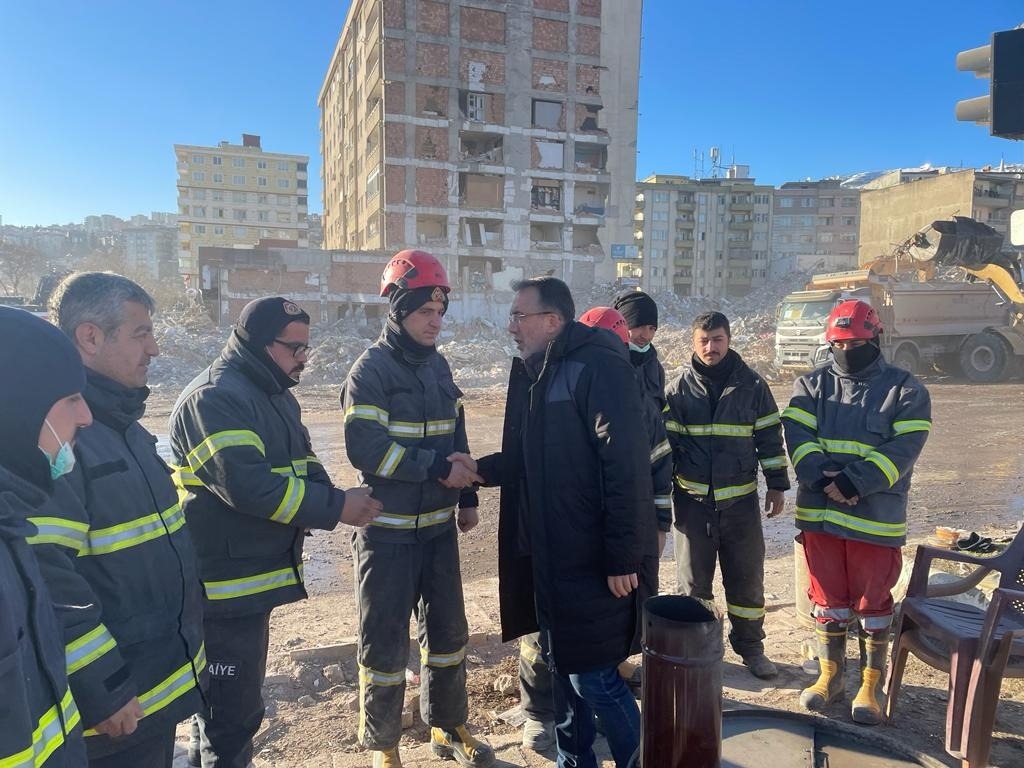Nevşehir Belediye Başkanı Savran’dan, Deprem Bölgesinde Kahraman İtfaiye Erlerine Ziyaret