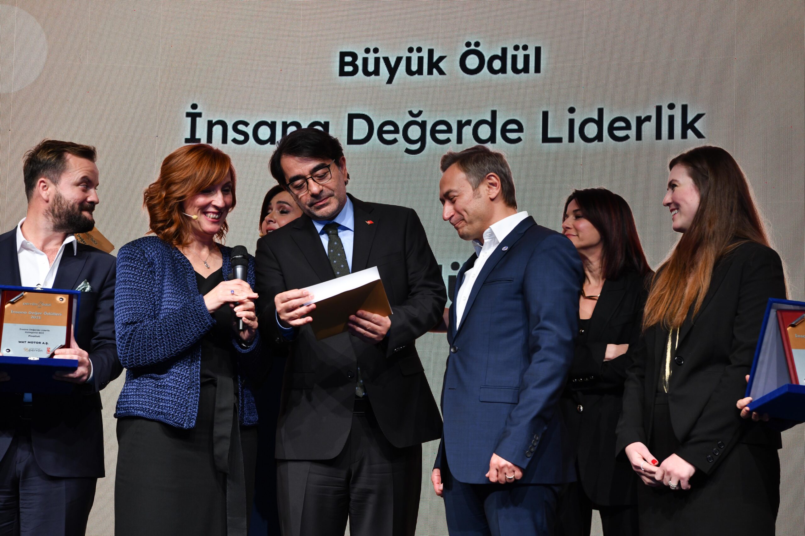 PERYÖN İNSANA DEĞER ÖDÜLLERİ 2022 YILI BAŞVURULARI BAŞLADI