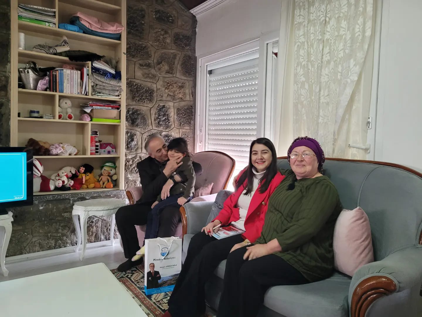 Piraziz Belediye Piraziz’e gelen depremzedeleri ziyaret