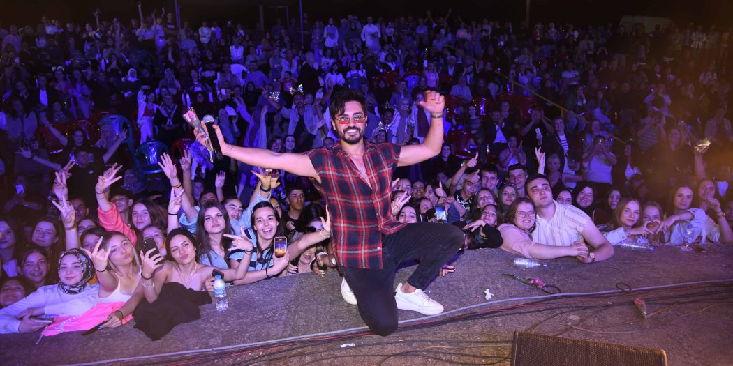 Pop müziğin ünlü ismi Yusuf Güney, komşu ülke Yunanistan’da muhteşem bir konser verdi.
