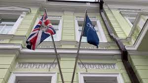 Rusya-Ukrayna gerilimi: İngiltere diplomatlarını geri çekiyor