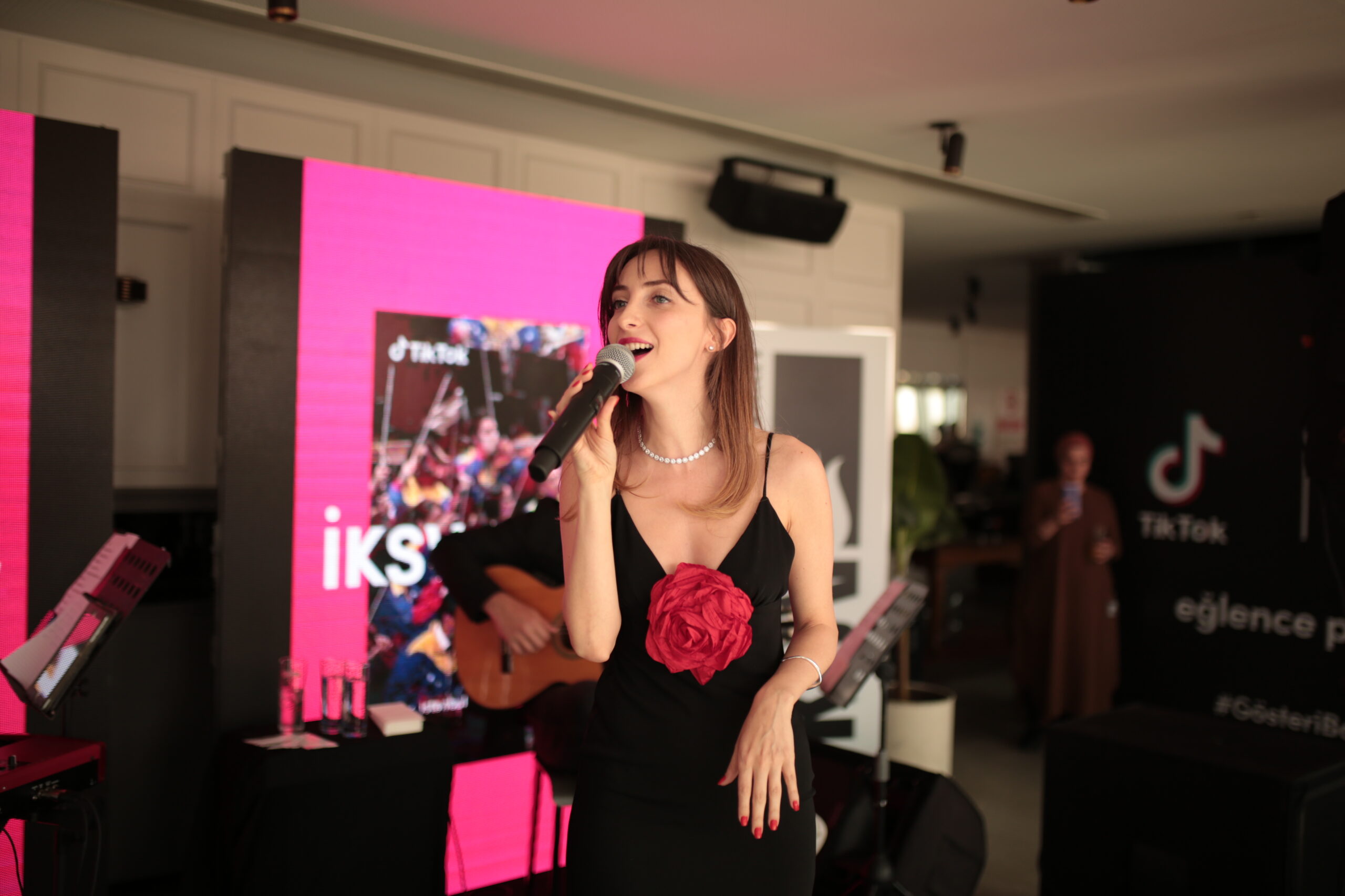 Sanatseverlerin yeni yuvası TikTok, İKSV’nin eğlence partneri oldu