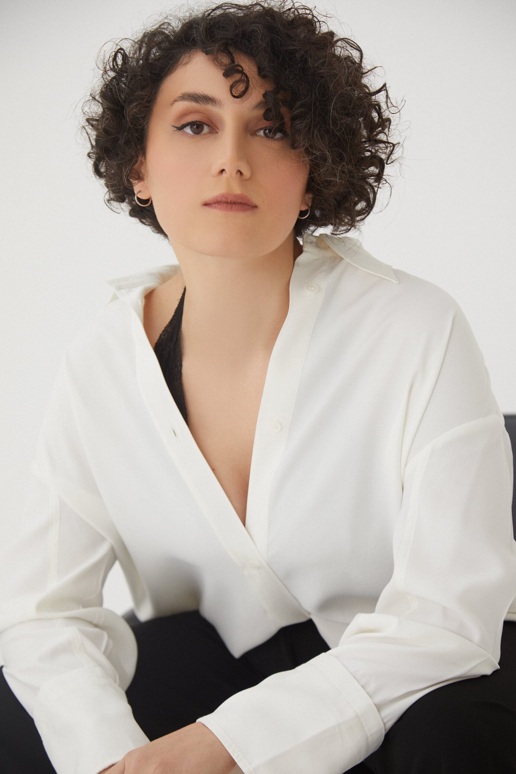 SEVDA DENİZ KARALİ'den Mirkelam şarkısı 'Bir Fotoğraf Çekinebilir miyiz?'