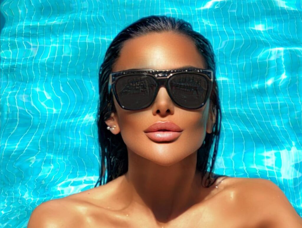 Sıla Uysal tatilini Bodrum’da geçiren ünlüler arasında.