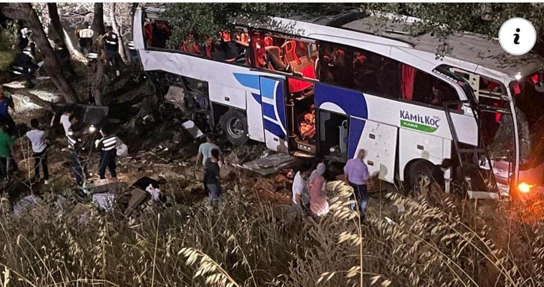 SON DAKİKA !!!! Yozgat'ta yolcu otobüsü devrildi: 12 ölü, 19 yaralı