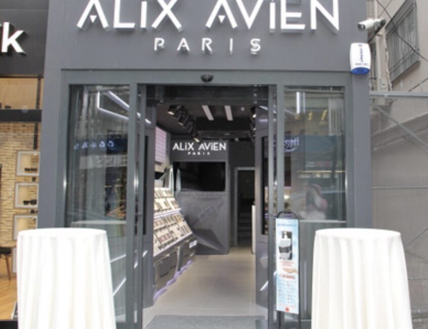 Alix Avien Paris’in Ankara
