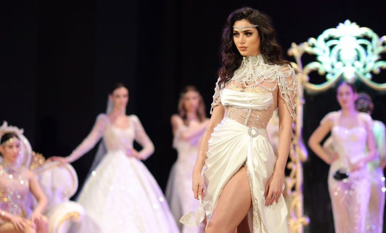 Su AKKUYU Defilenin göz bebeği