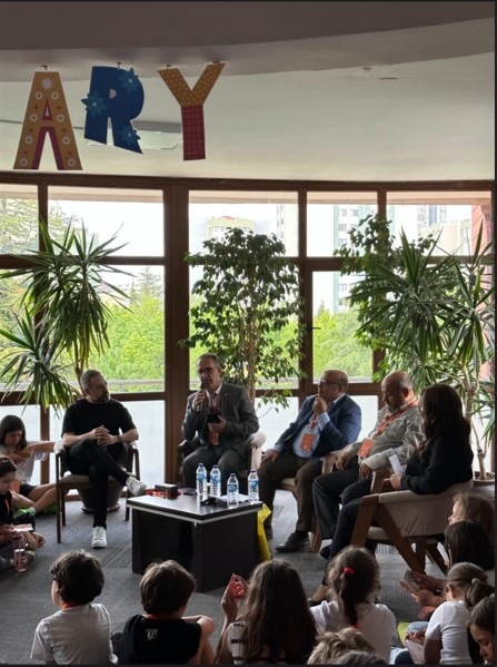 Suje Okulları 18 Mayıs Perşembe günü, akademik dünya, aile ve öğrenciyi birleştiren etkileyici bir etkinliğe ev sahipliği yaptı.