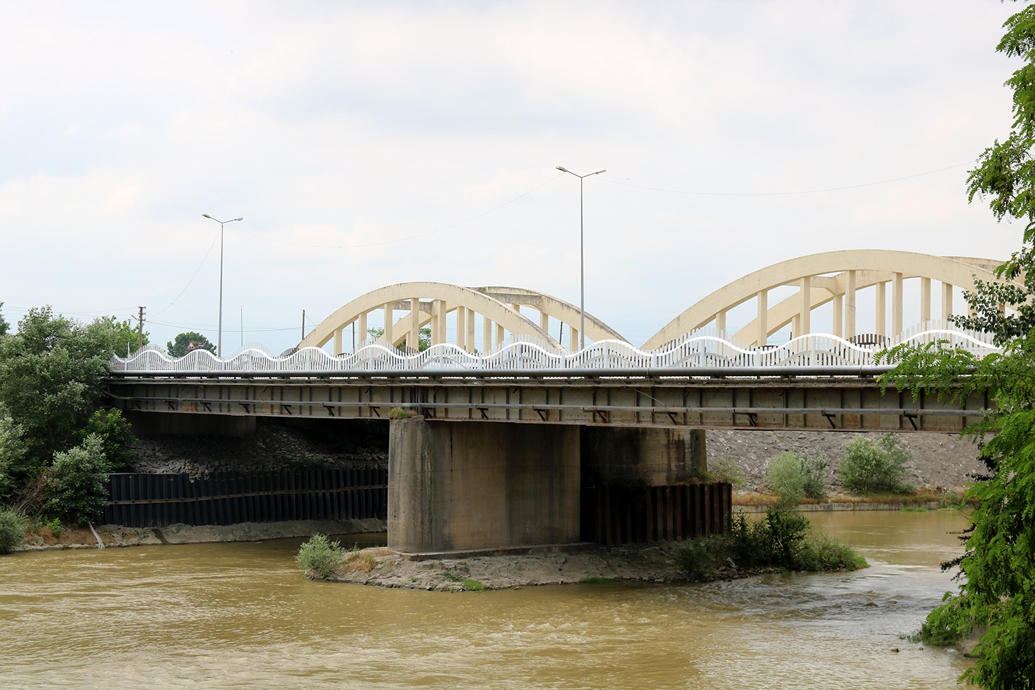 Tarihi Sakarya Köprüsü dekoratif bir yapıya kavuşuyor