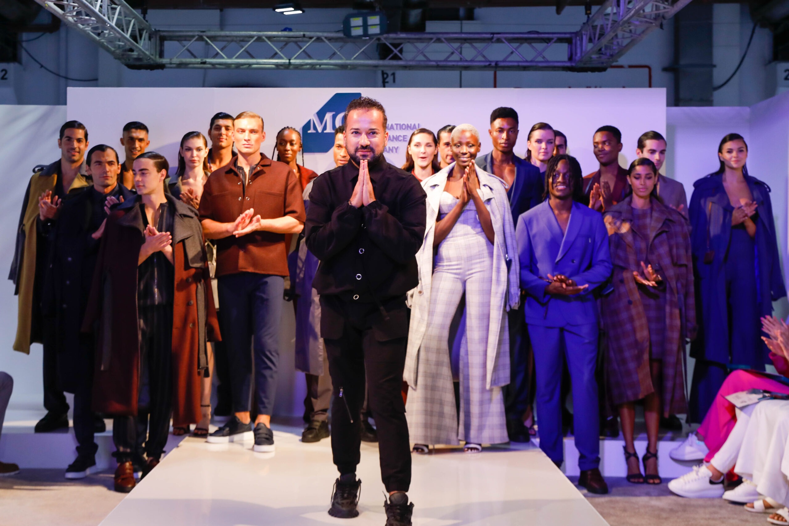  ÜNLÜ MODACI EMRE ERDEMOĞLU İLE İŞBİRLİĞİ YAPTI