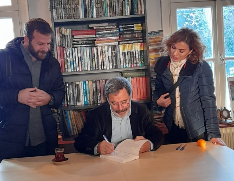 Ünlü yazarın 44 yıl önceki şakası gerçek oldu