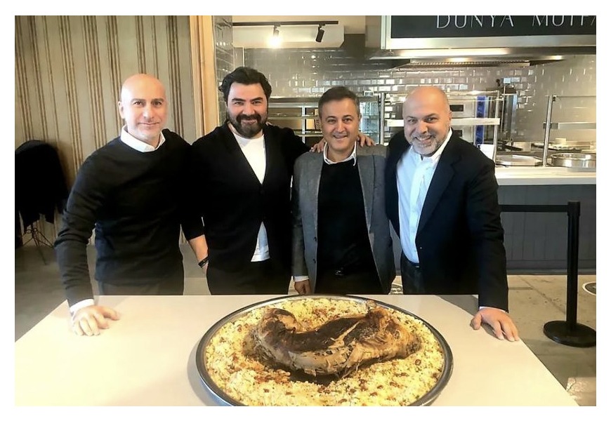 Yakın Dostlarıyla Bir Aradaydı...