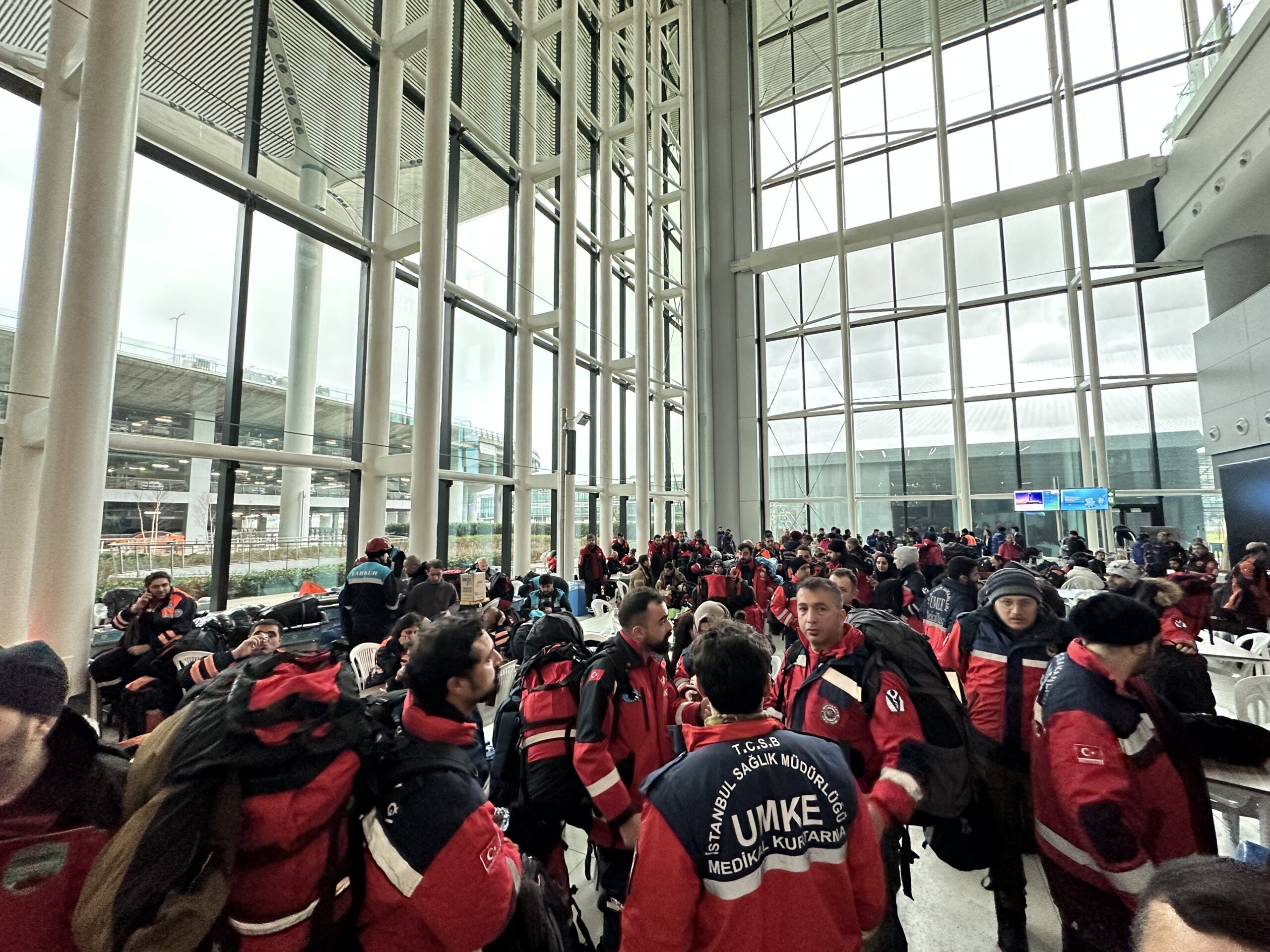 Yardım uçakları ve ekipler  İstanbul Havalimanı’ndan devamlı havalanıyor