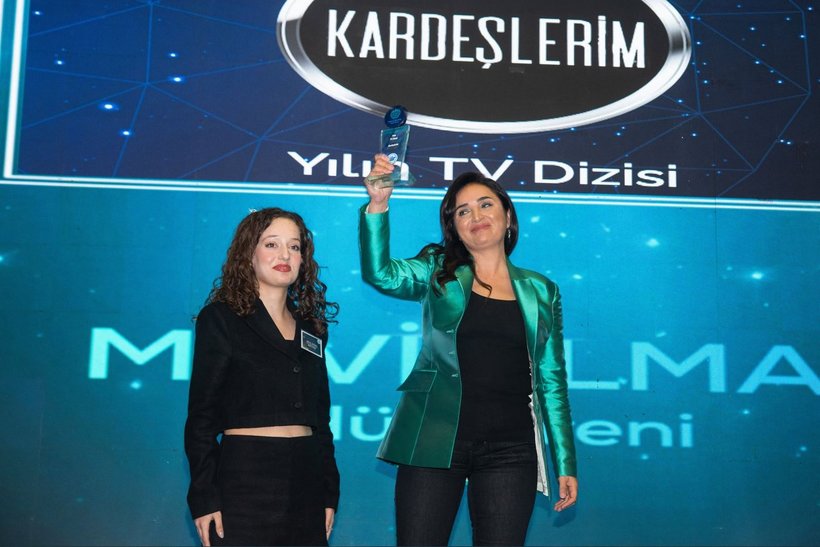 Yılın TV dizisi ödülü Kardeşlerim dizisine verildi!