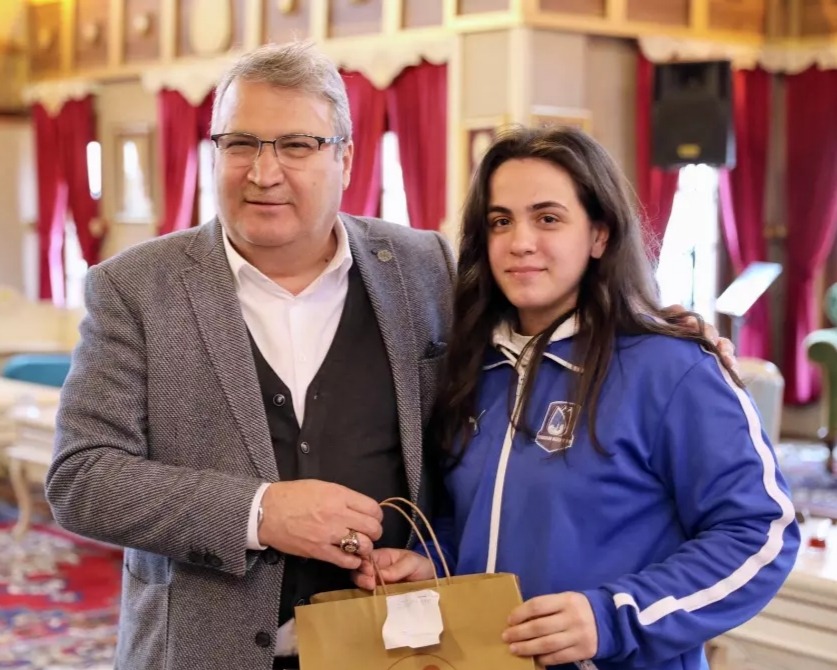 YUNUSEMRE-MANİSA-ALTIN KIZ SÜMEYYE EYOF 2022’DE ÜLKEMİZİ TEMSİL EDECEK