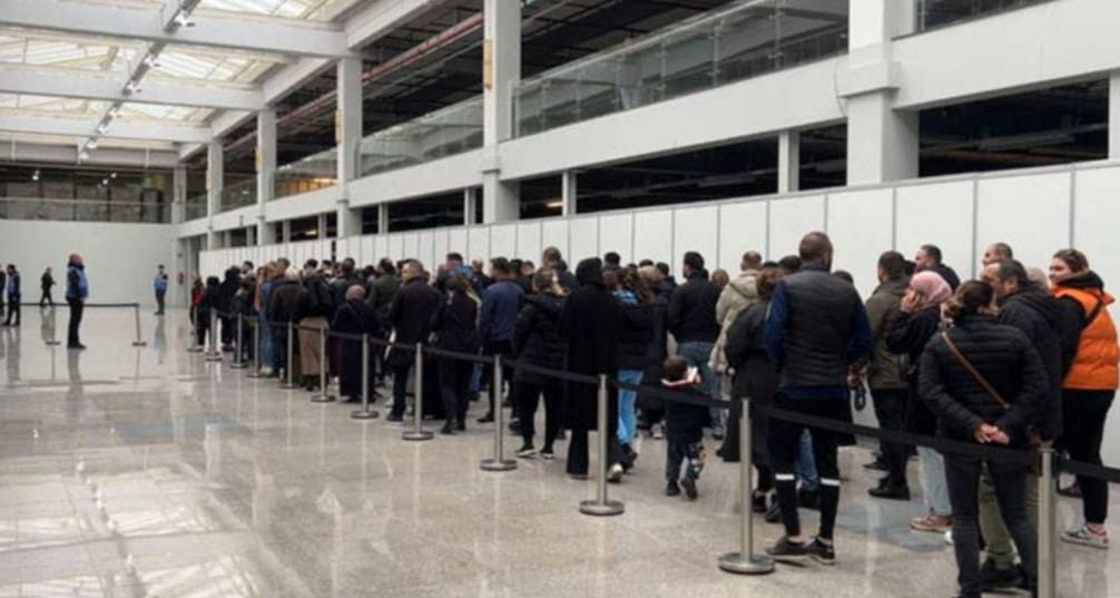 YURT DIŞINDA TÜRKİYE  TEMSİLCİLİKLERİNDE VE GÜMRÜKLERDE OY KULLANMA SAYISI REKOR SEVİYEDE