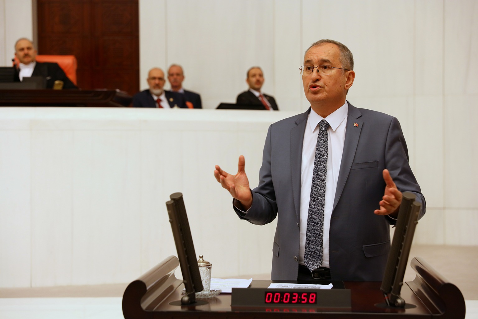 Zafer Havalimanı 1’e 4 veriyor!
