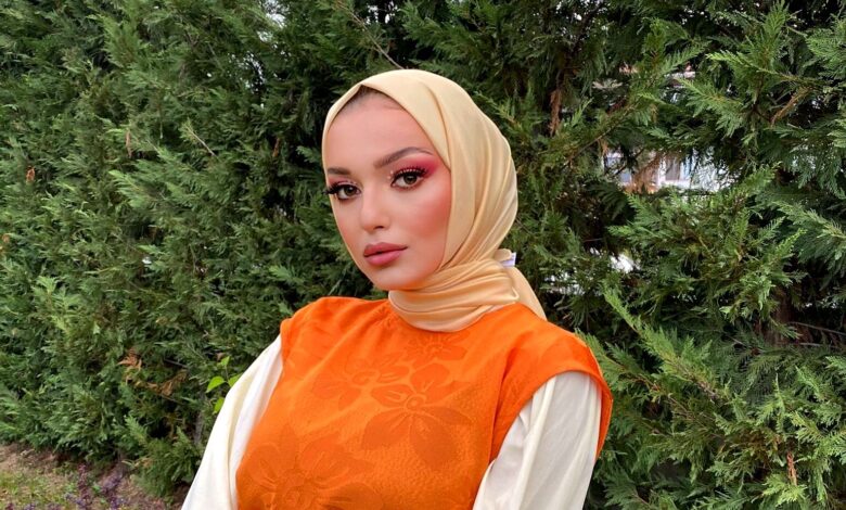 Zeynep Kahraman tesettürlü model heryerde ilgi odağı