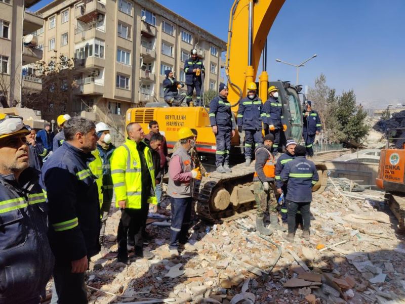 Zonguldak Belediye Başkanı Dr.Ömer Selim ALAN Deprem Bölgesinde