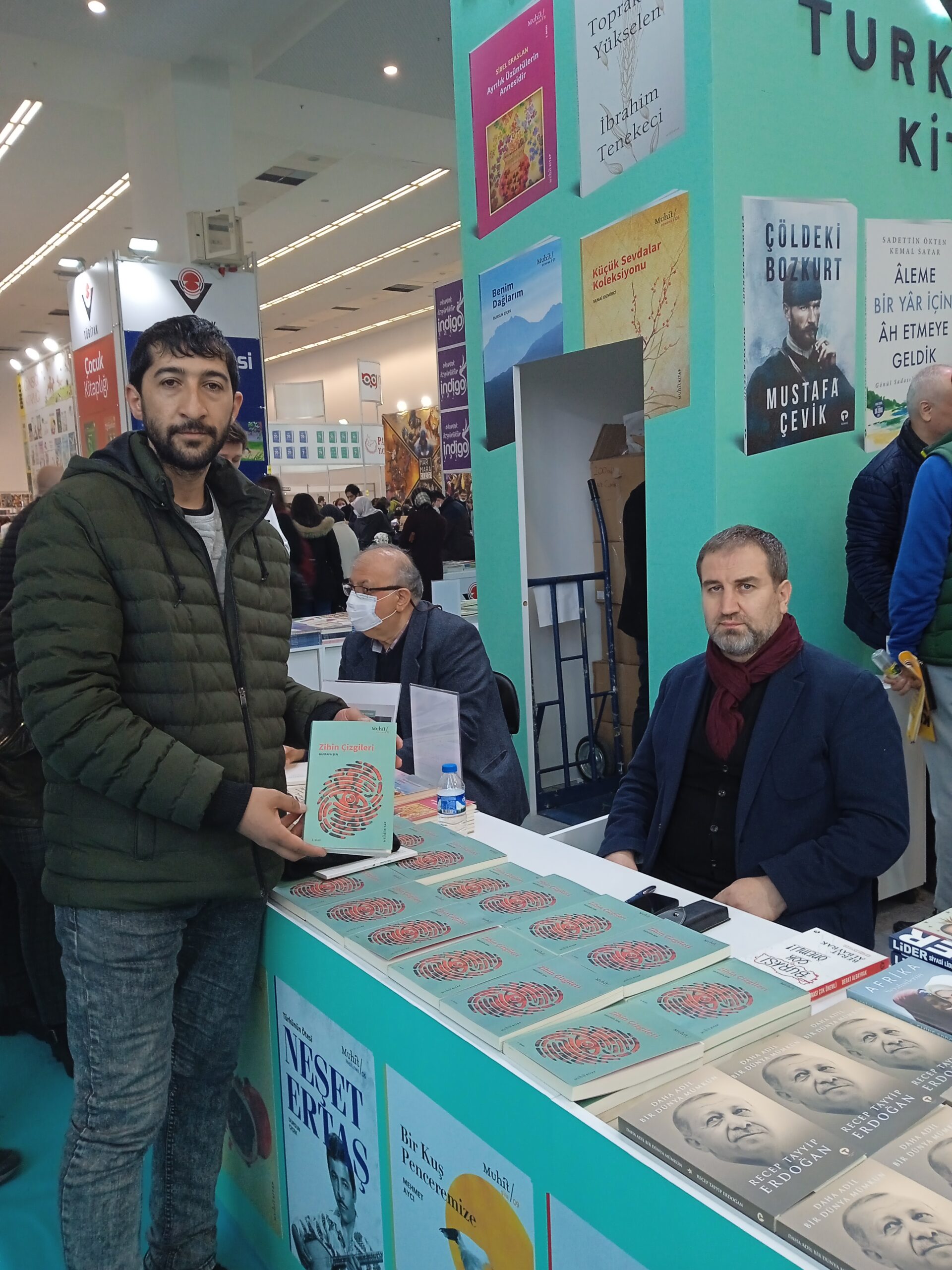 17. ANKARA KİTAP FUARI'NA YOĞUN KATILIM