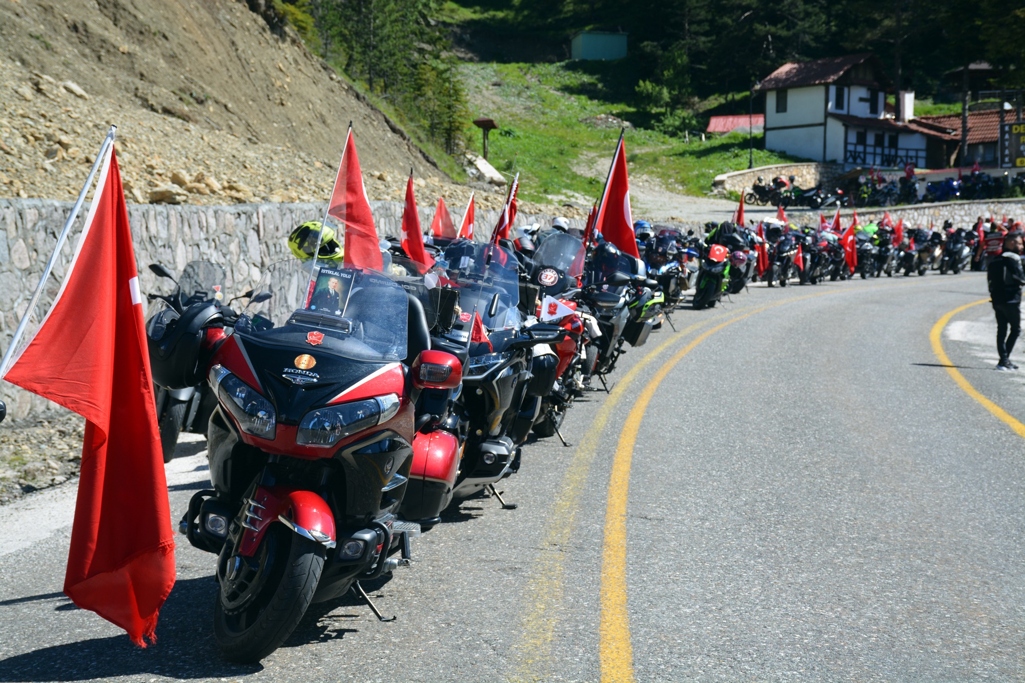 250 Motosikletle Ilgaz’a İstiklal Sürüşü Çıkartması