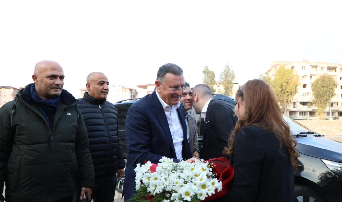 BAŞKAN SAVAŞ’A DEFNE’DE YOĞUN