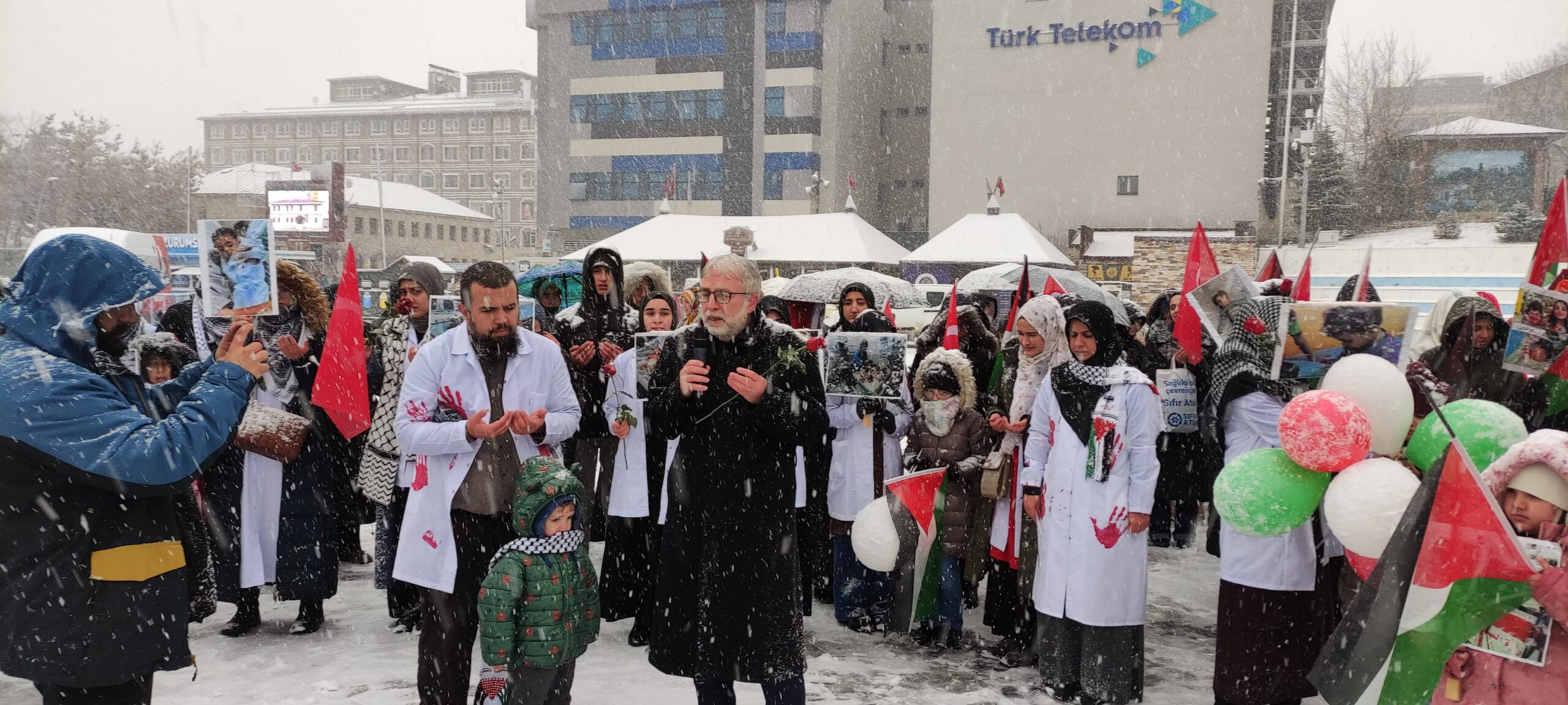 Erzurumlu Hekimler Filistin’e Destek Yürüyüşlerine Devam Ediyor 