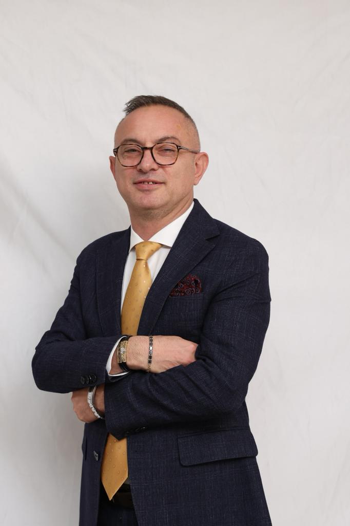 AK Parti Hopa Belediye Başkan Aday Adayı Lütfü Kolçak, Hopa için Yenilikçi ve Dinamik Bir Vizyon Sunuyor.