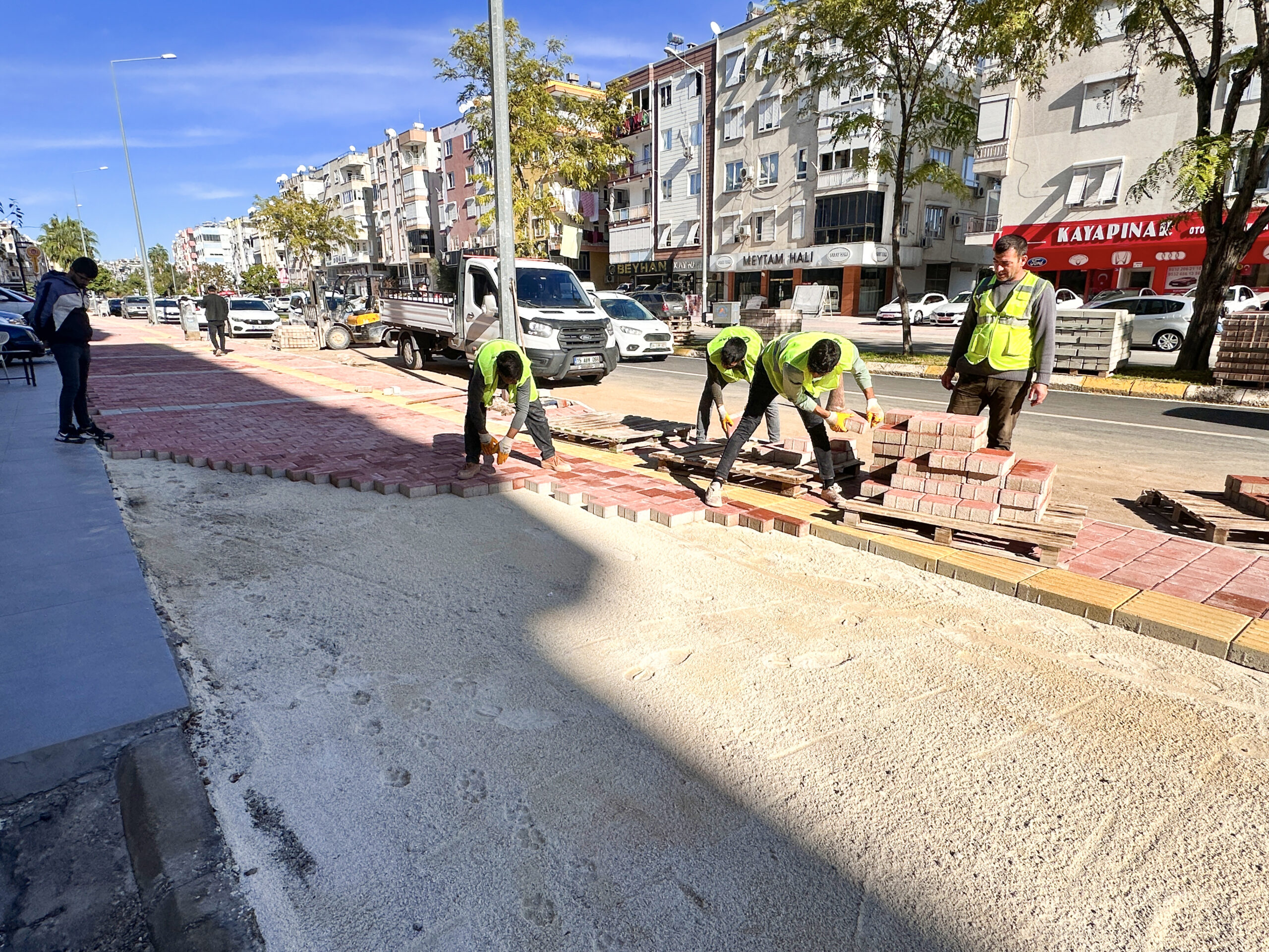 Antalya’da Turgut Reis ve Güllük Caddeleri Yenileniyor