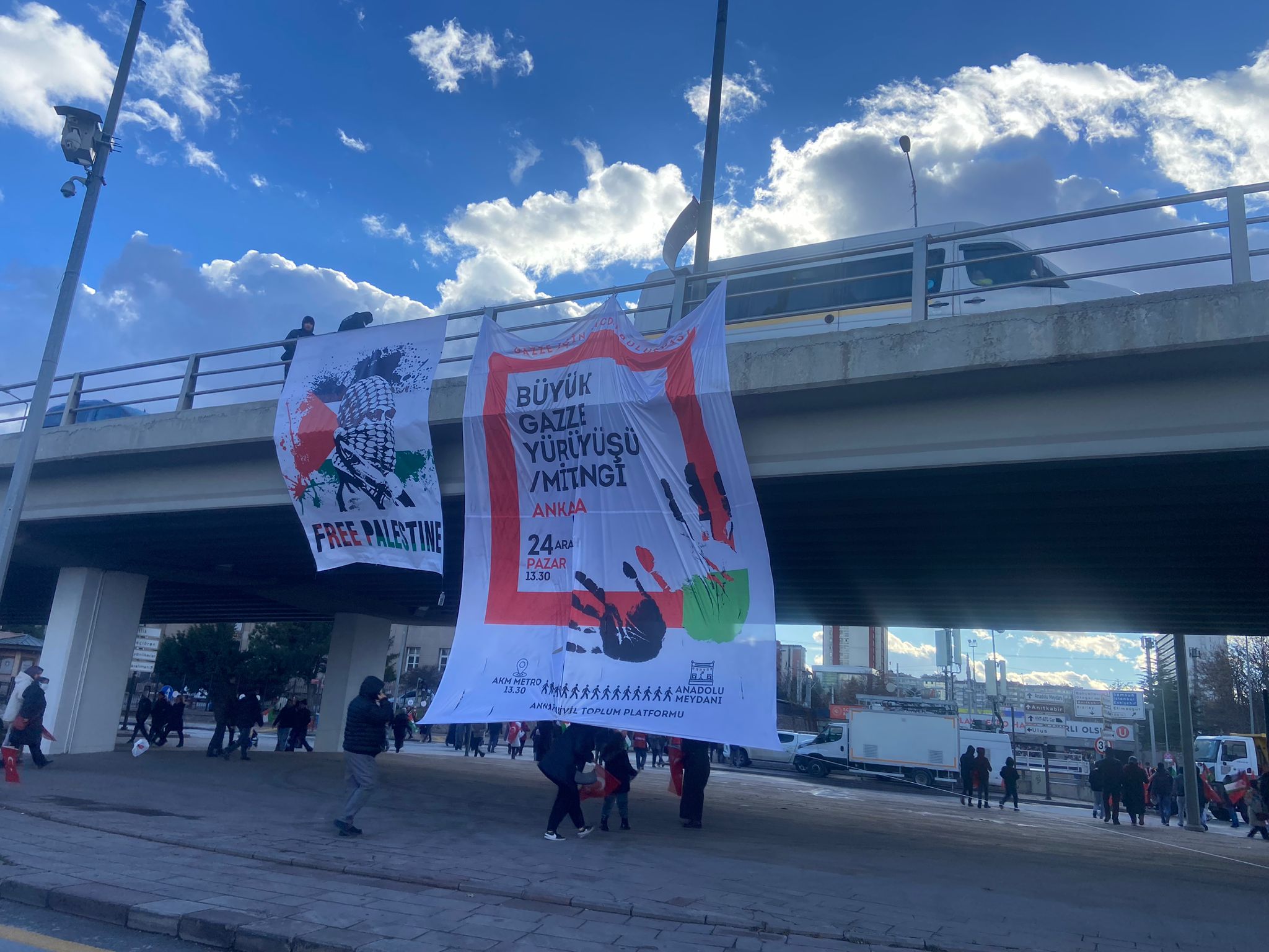 Ankara halkı Filistin’deki zulme karşı tek yumruk! Büyük Filistin yürüyüşüne Başkentliler akın ediyor