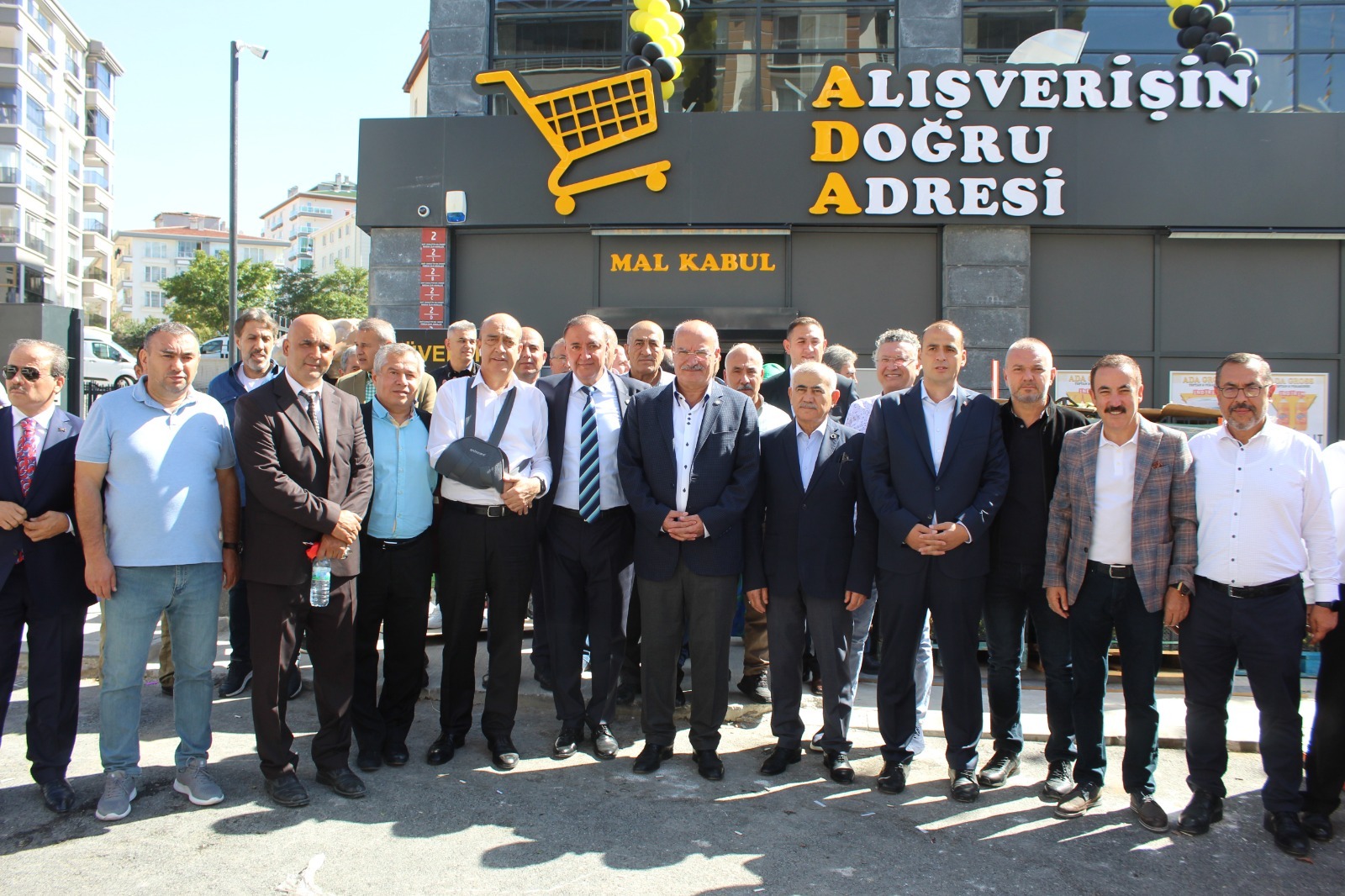 ADA GROSS’UN AÇILIŞI PANAYIR GİBİYDİ…