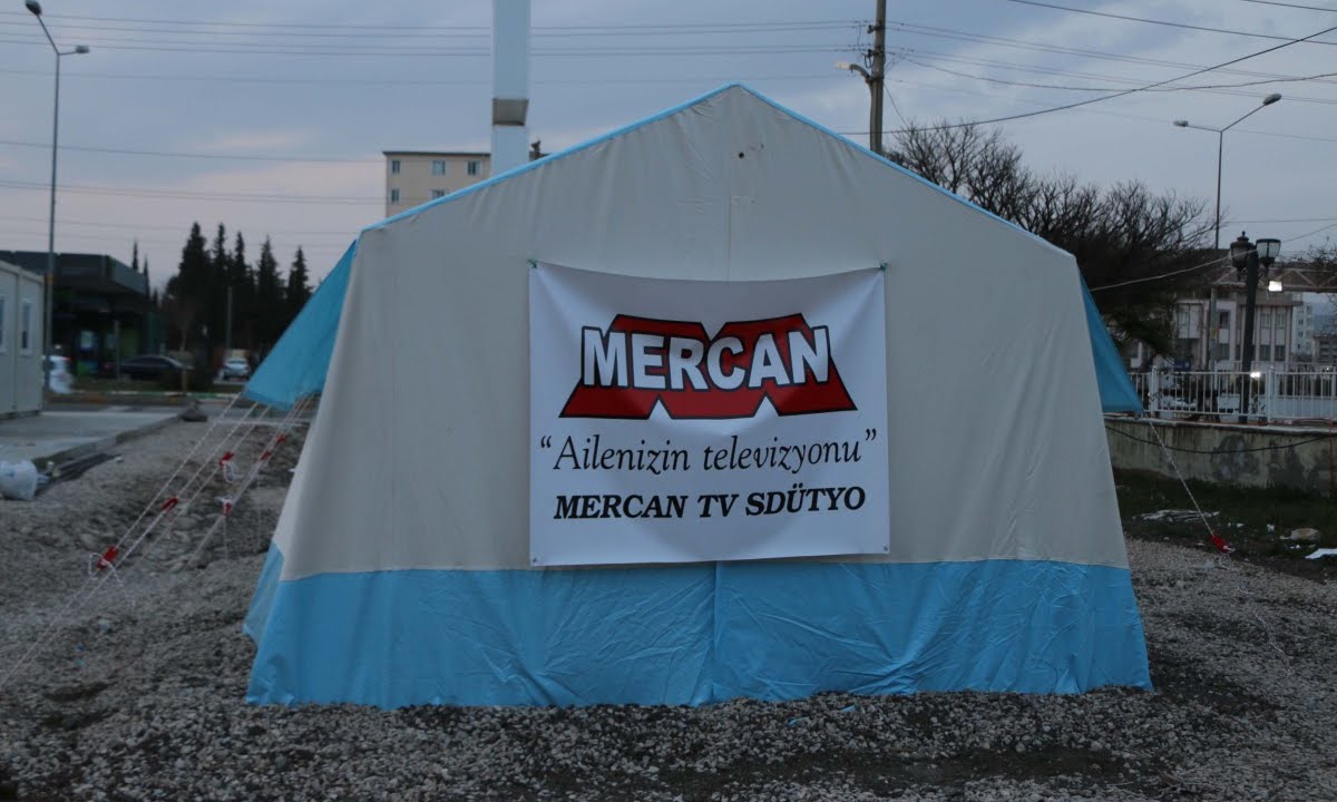 Adıyaman’ın yerel televizyonu MERCAN TV çadırda yayına başladı