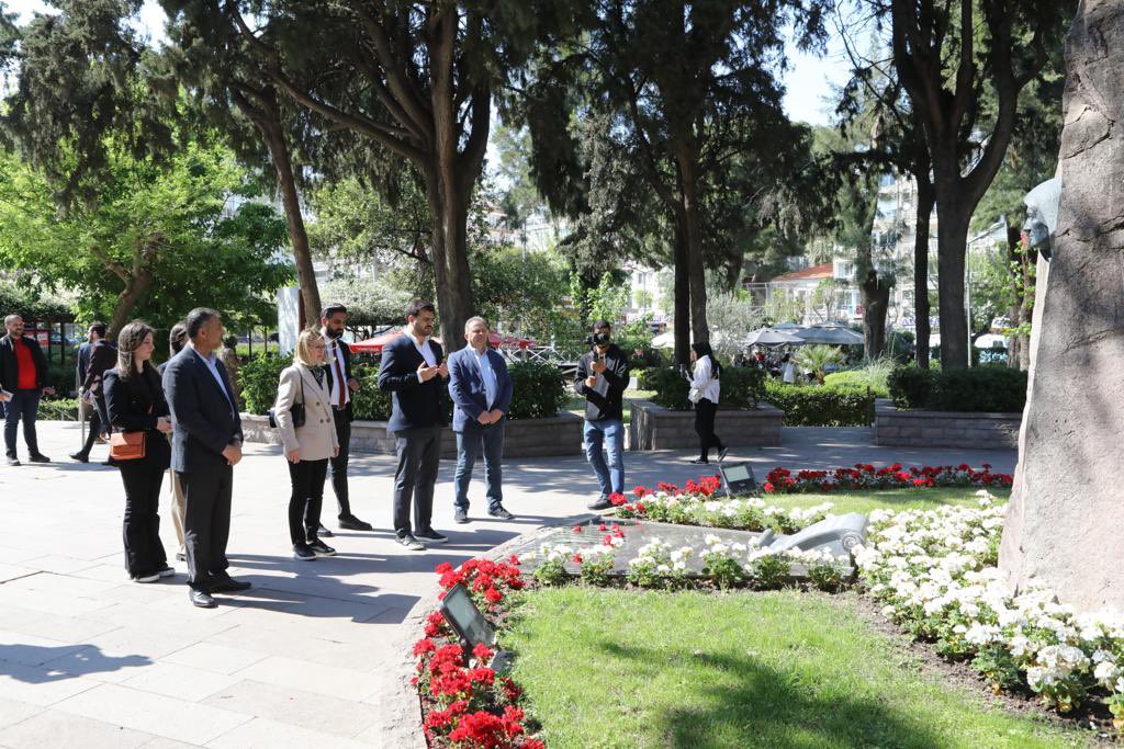 AK Partili İnan’dan, anlamlı günde, Zübeyde Hanım’ın mezarına ziyaret