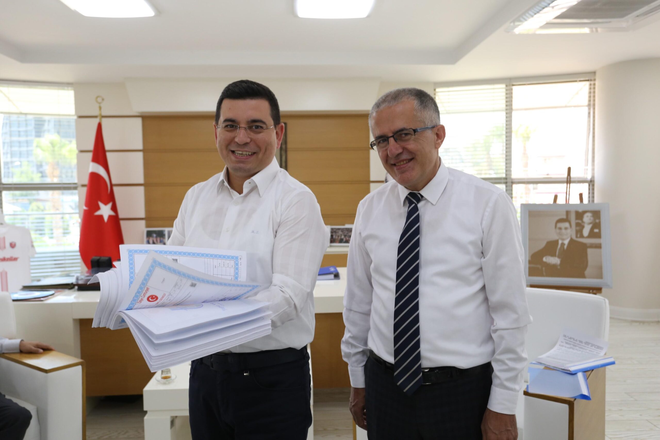 Akdeniz Sanayi Sitesi’nde yine tapu sevinci