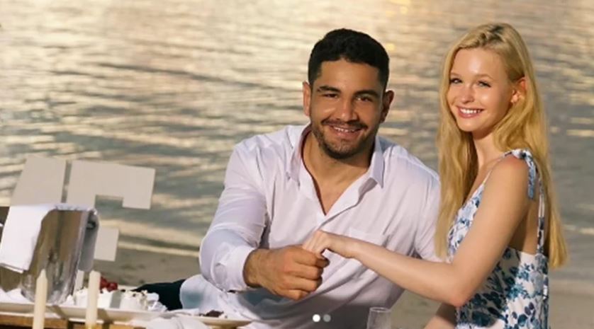  Akgül, Cekusz evlendiler