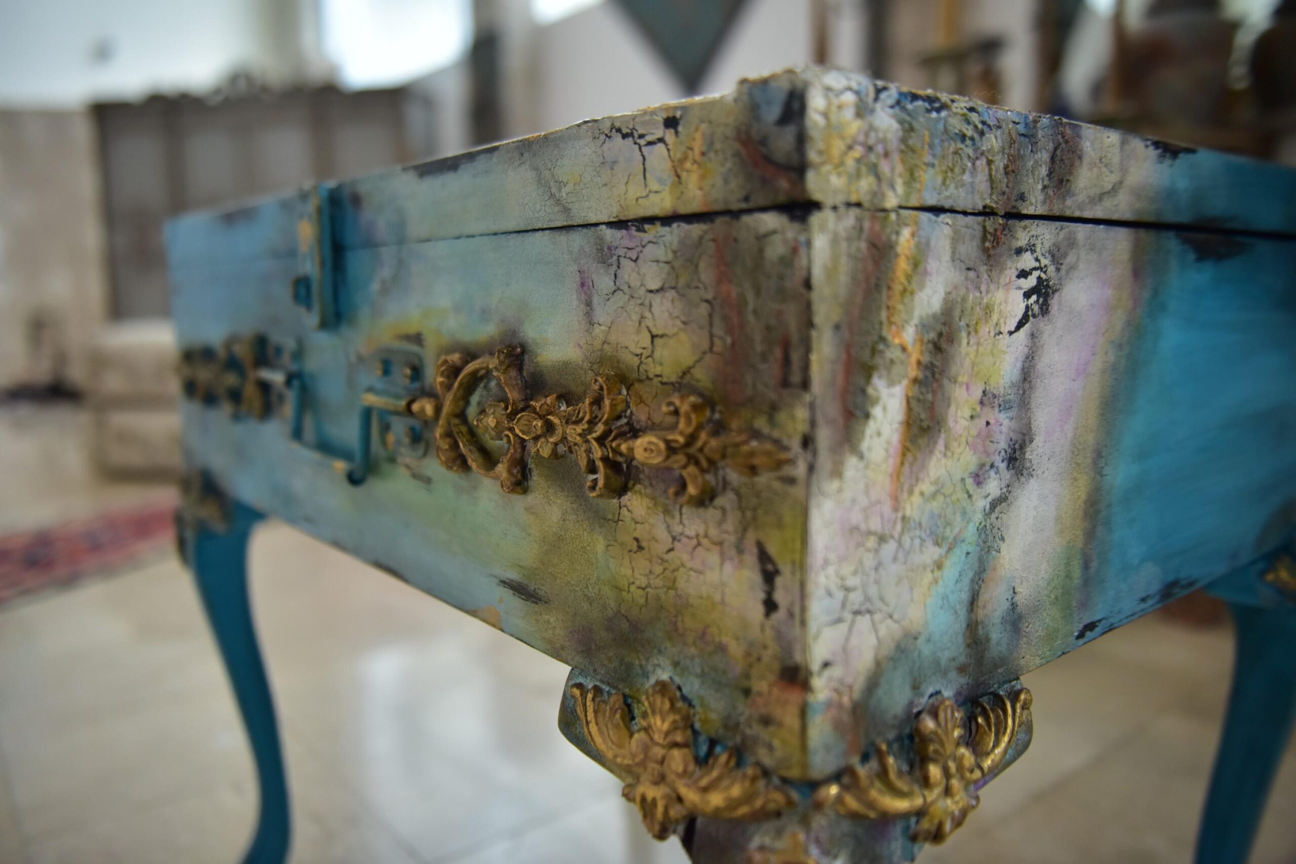 AKMEK’ten 85 yıllık asker bavuluna sanatsal dokunuş