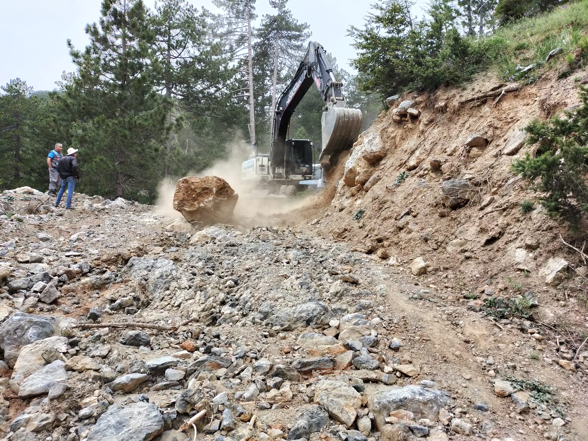 ALANYA BELEDİYESİ YAYLA YOLLARINDAKİ ÇALIŞMALARINA HIZ VERD