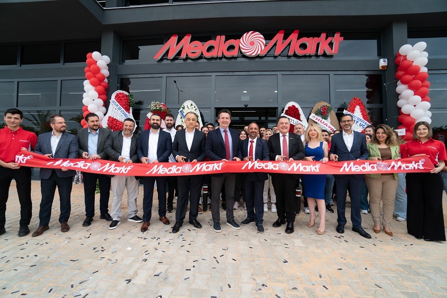 Alanya’da İlk Mağazasını Açtı