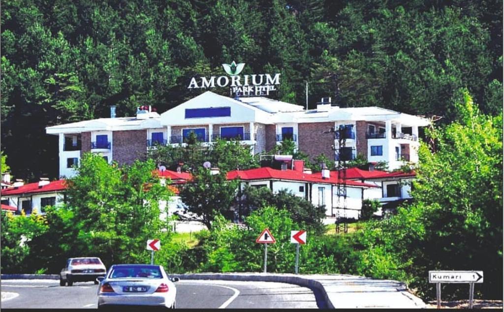 AMORİUM OTEL 5 .YILINI DOLDURAN ÇALIŞANLARINI ALTIN VE PLAKET İLE ÖDÜLLENDİRDİ