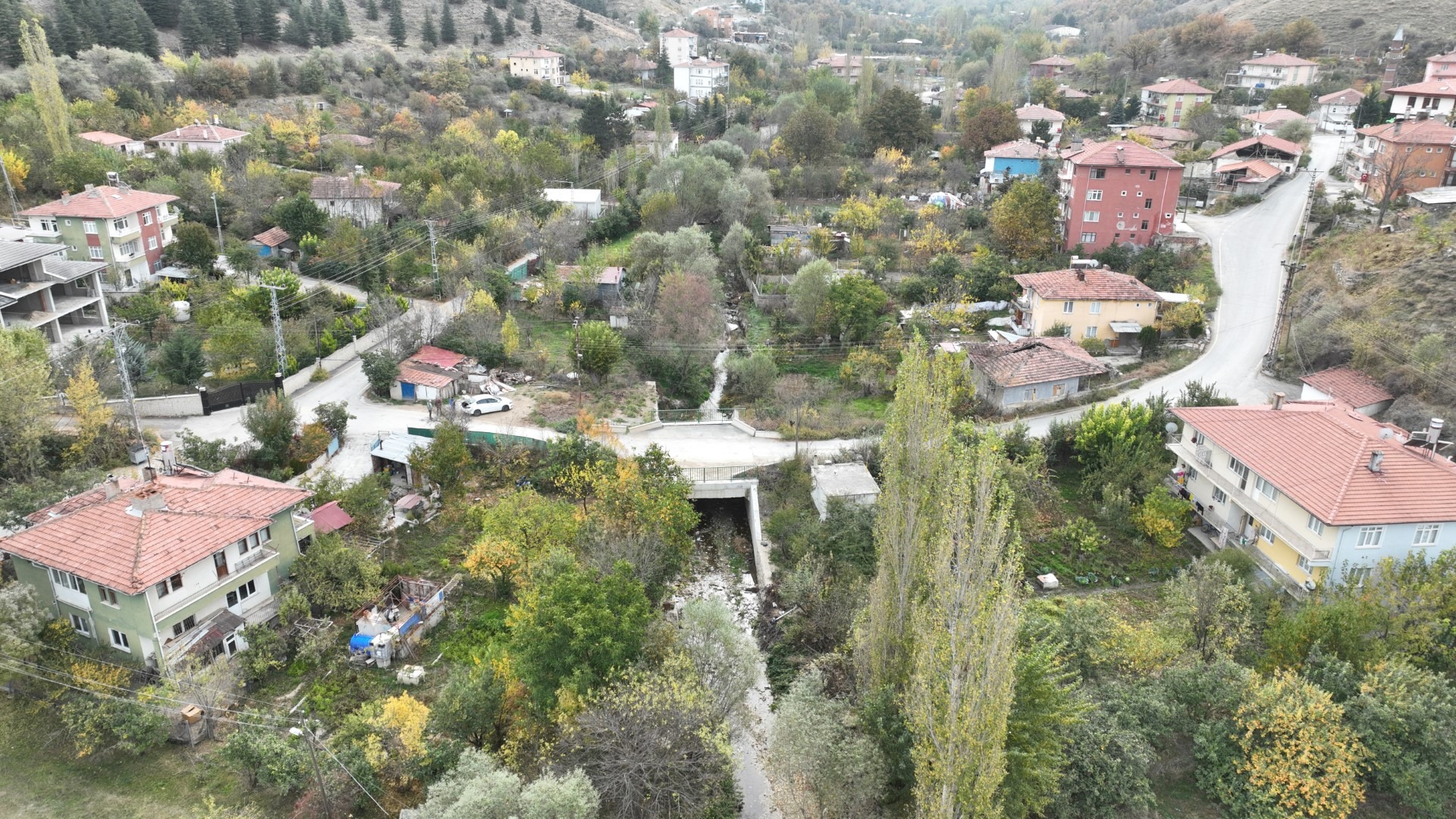 ANKARA BÜYÜKŞEHİR BELEDİYESİ MENFEZ VE DERE GEÇİŞ KÖPRÜSÜ ÇALIŞMALARINI SÜRDÜRÜYOR