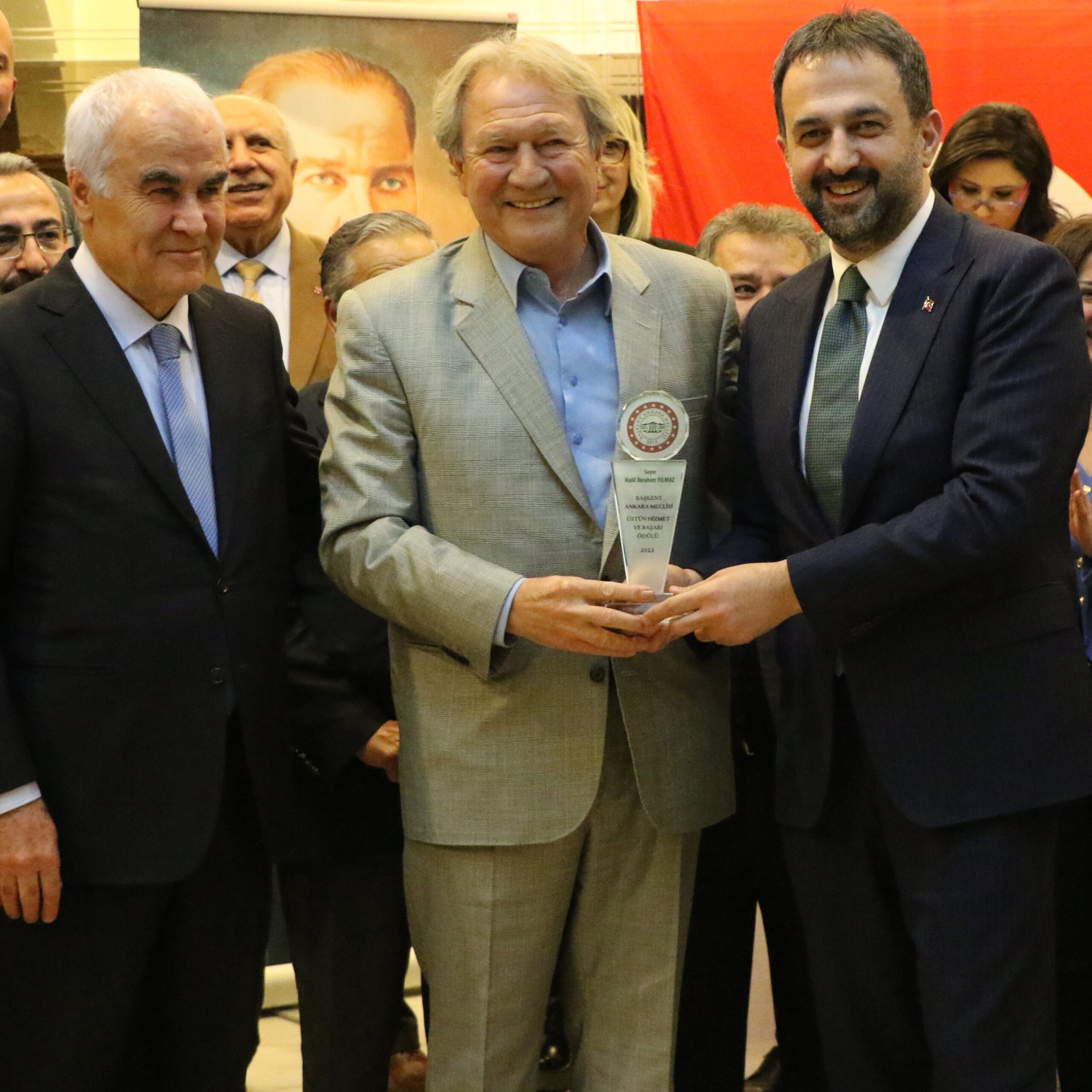 ANKARA KENT KONSEYİ BAŞKANI HALİL İBRAHİM YILMAZ’A “ÜSTÜN HİZMET VE BAŞARI” ÖDÜLÜ