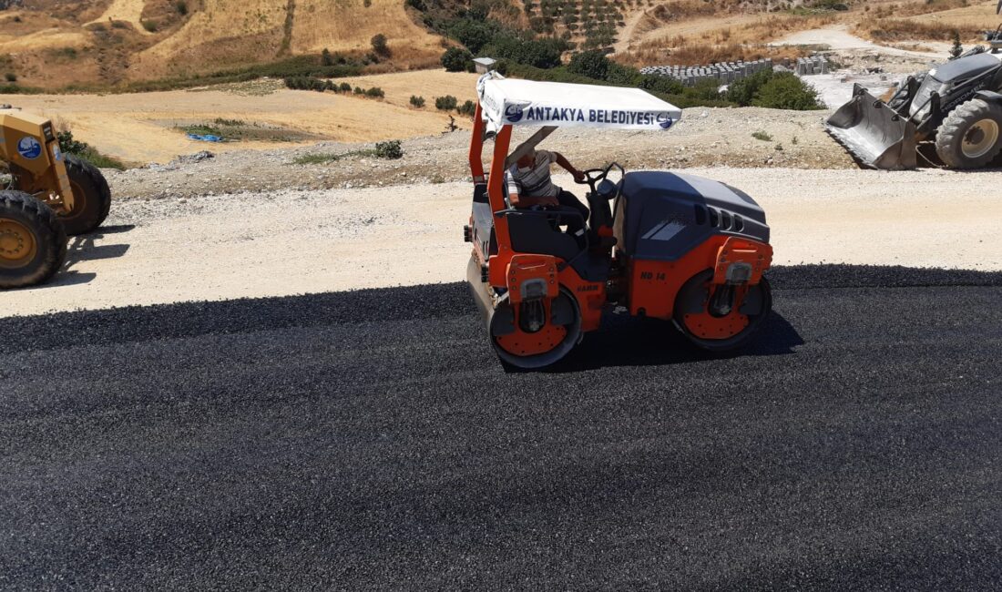 Eğitimlere katılan öğrenciler akıl