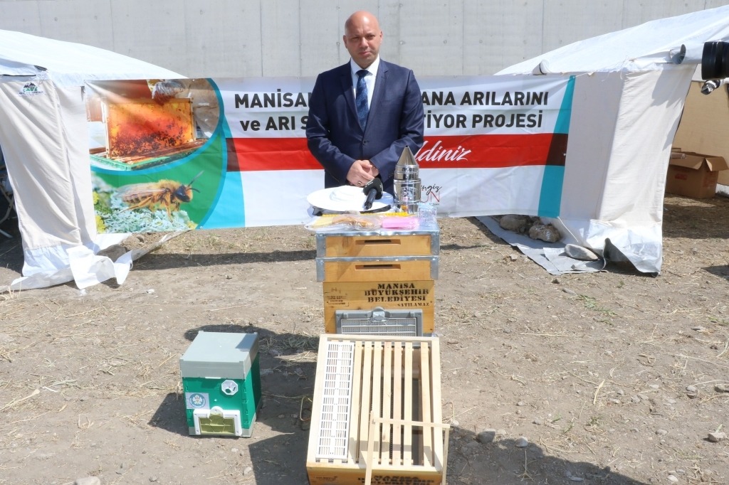 ARI ÜRETİCİLERİ YETİŞİYOR