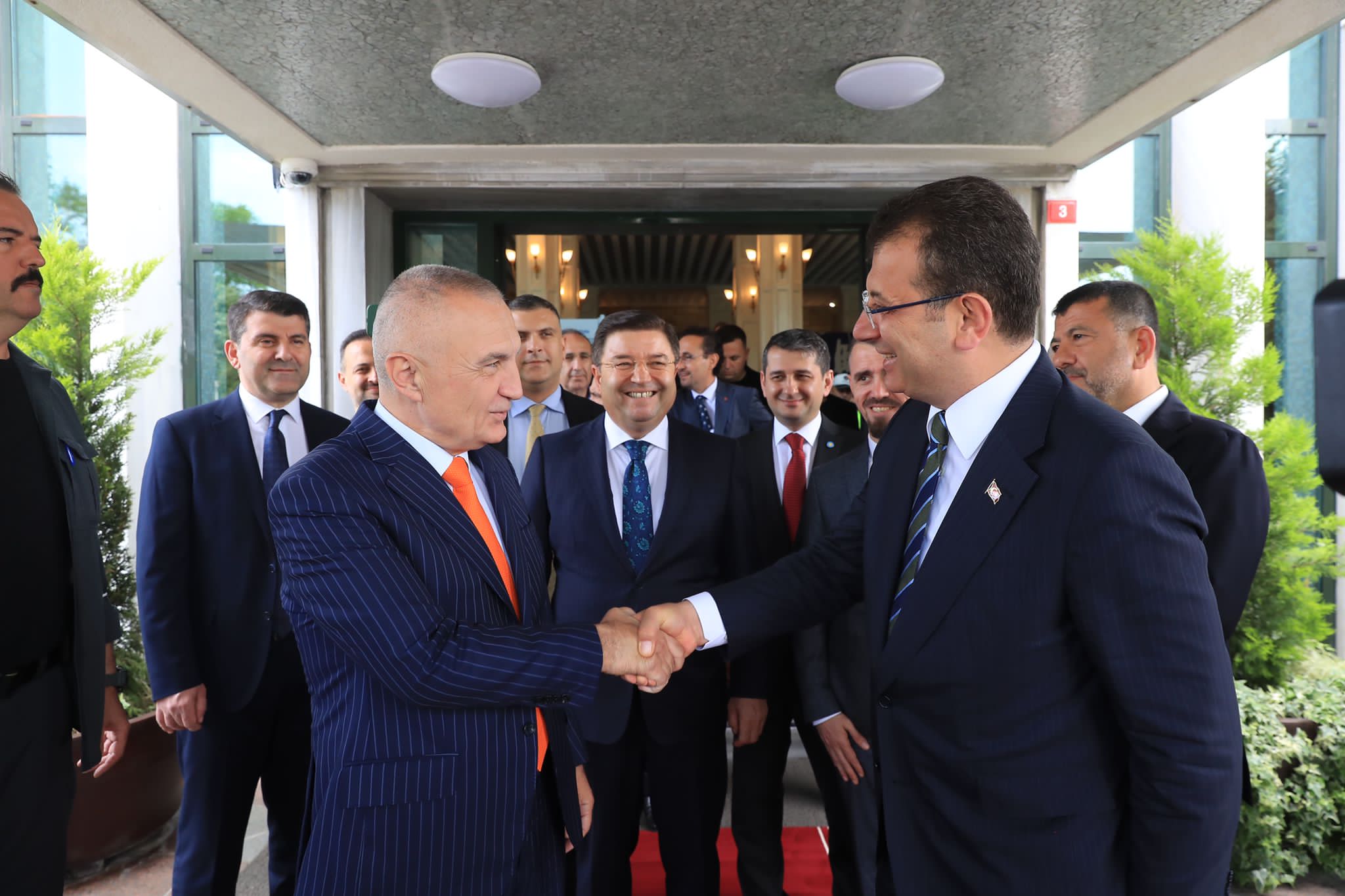 ARNAVUTLUK CUMHURBAŞKANI’NDAN İMAMOĞLU’NA:  ÇOK ÖZELSİNİZ; BİR SEÇİM İÇİN İKİ DEFA SEÇİLEN BAŞKANSINIZ