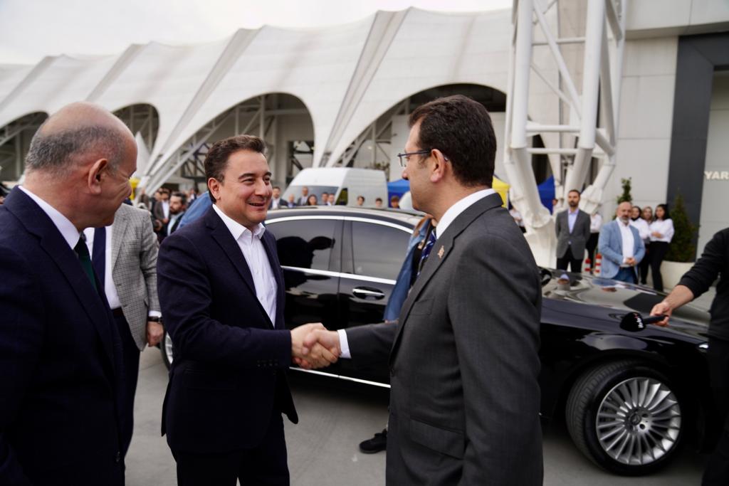 BABACAN VE İMAMOĞLU DEVA PARTİSİ İFTARINDA BULUŞTU