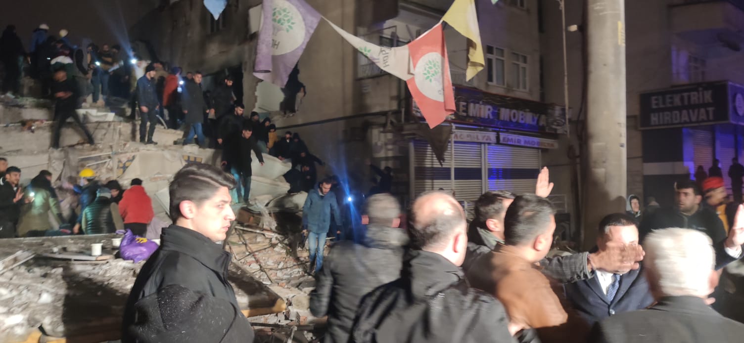 BAĞLAR BELEDİYE BAŞKANI HÜSEYİN BEYOĞLU'NDAN DEPREM AÇIKLAMASI