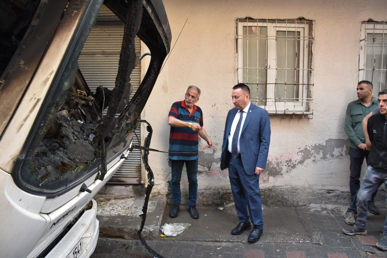 BAĞLAR BELEDİYESİ’NİN TEMİZLİK ARACINA HAİN SALDIRI