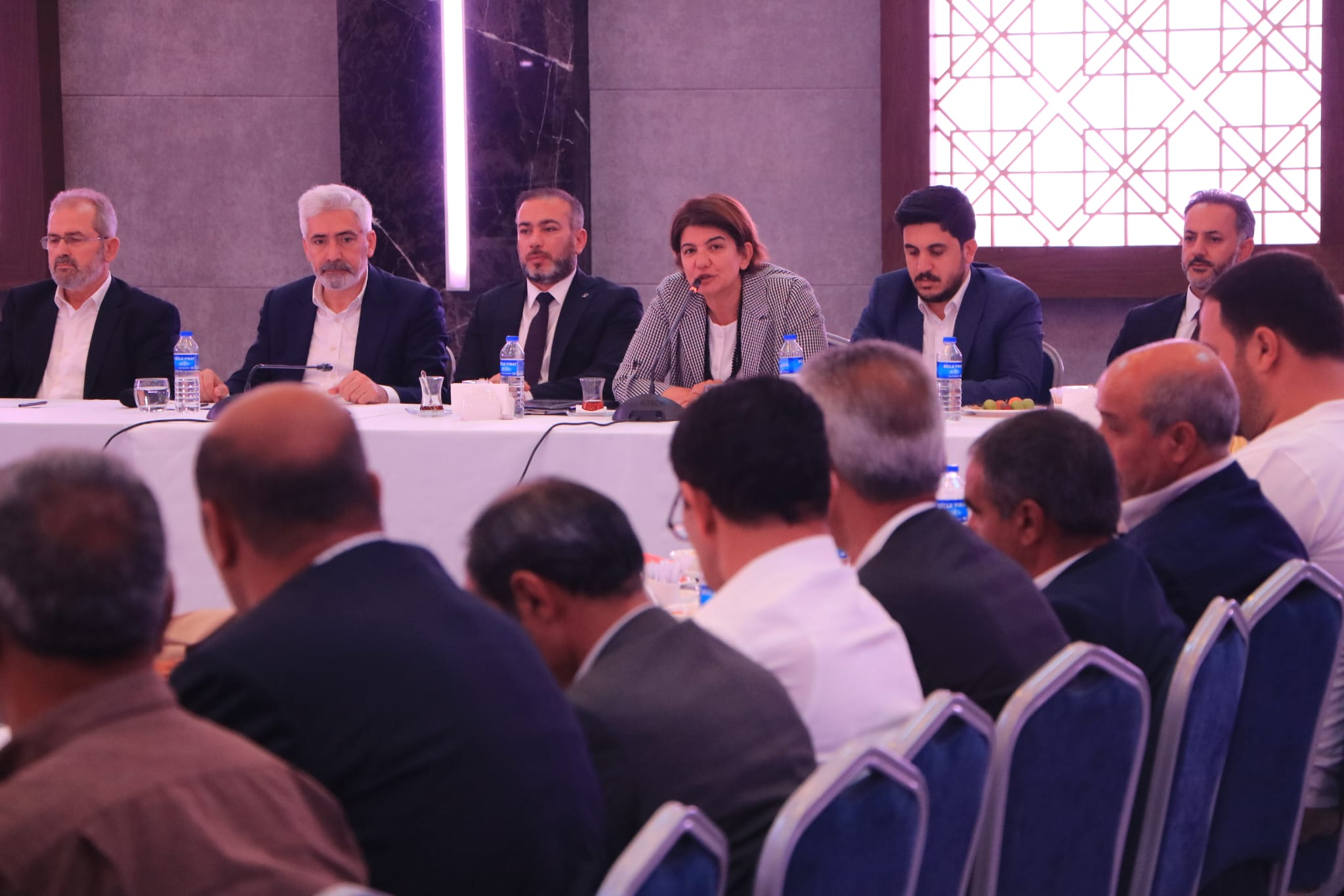 BAĞLAR'DAKİ MUHTARLARDAN CUMHURBAŞKANI ERDOĞAN İÇİN DESTEK İSTENDİ