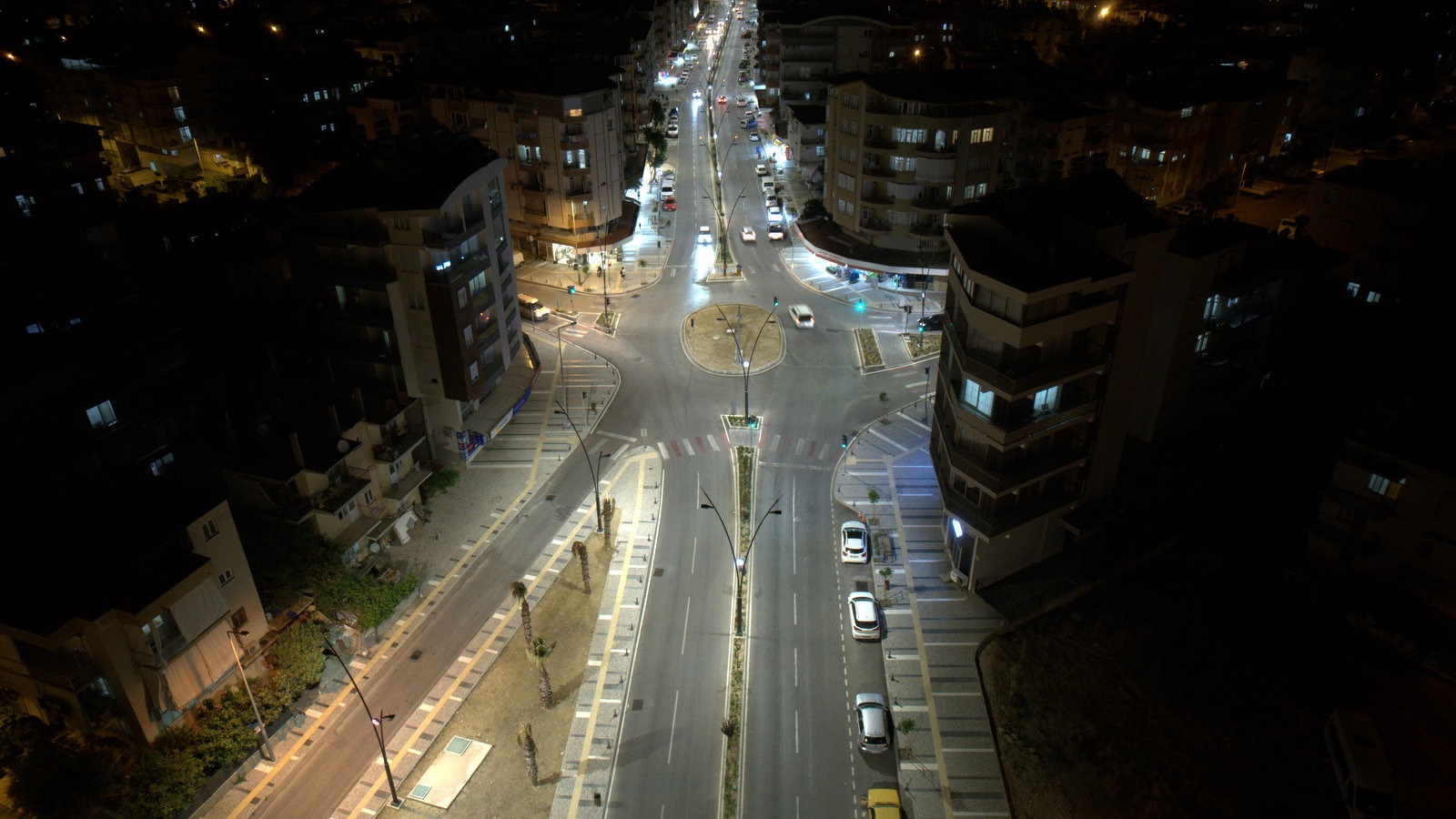 BARBAROS CADDESİ IŞIL IŞIL