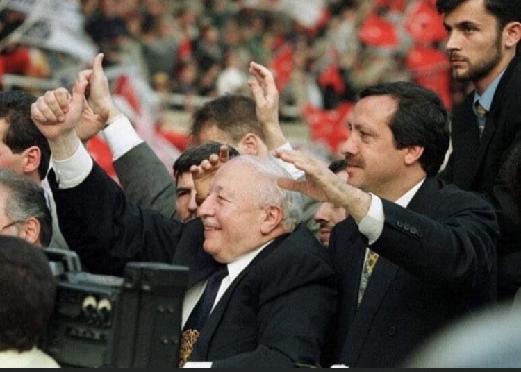 BARIŞ AKBABA : MERHUM NECMETTİN ERBAKANI RAHMETLE VE MİNNETLE ANIYORUZ